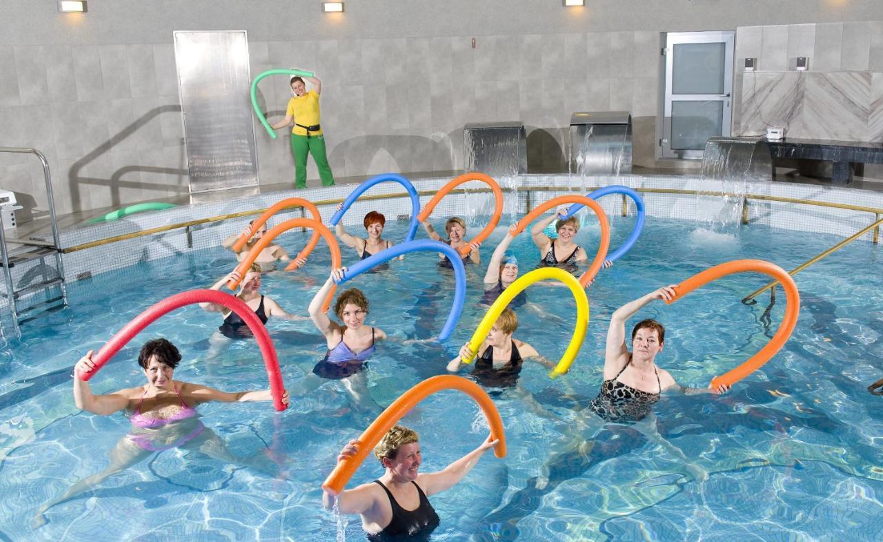 Dom Zdrojowy Aparthotel Jelenia Gora Bagian luar foto
