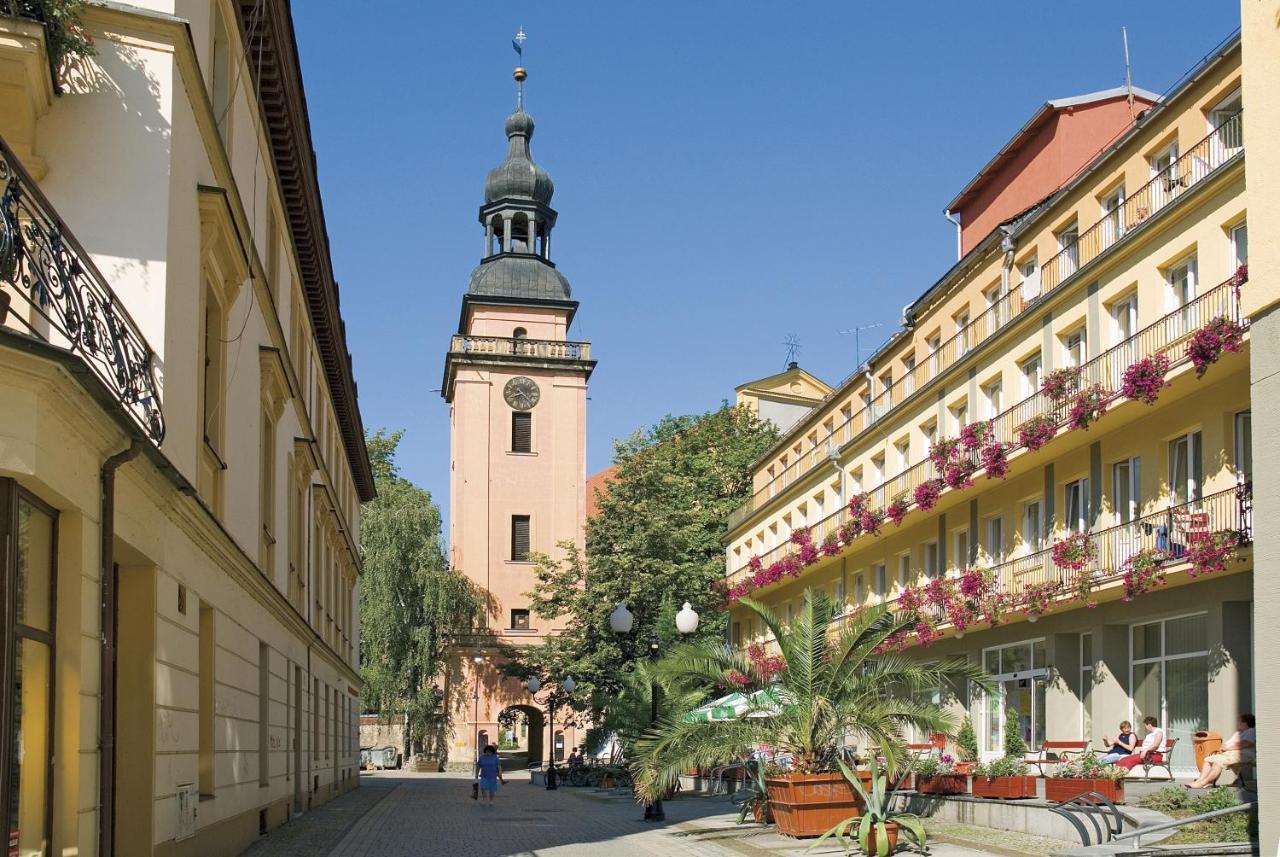 Dom Zdrojowy Aparthotel Jelenia Gora Bagian luar foto