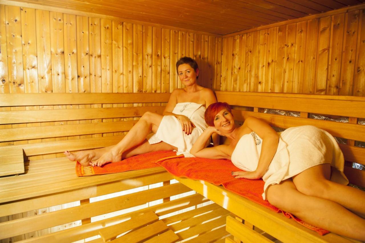 Dom Zdrojowy Aparthotel Jelenia Gora Bagian luar foto