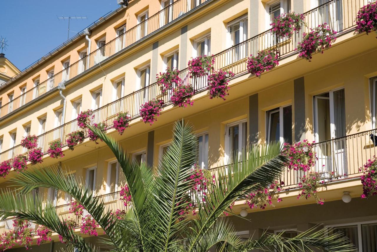 Dom Zdrojowy Aparthotel Jelenia Gora Bagian luar foto
