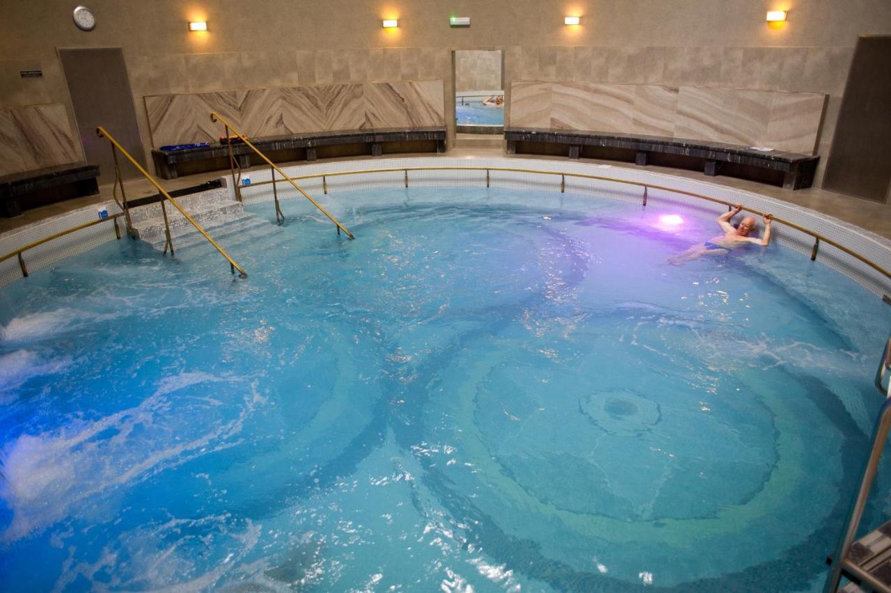 Dom Zdrojowy Aparthotel Jelenia Gora Bagian luar foto