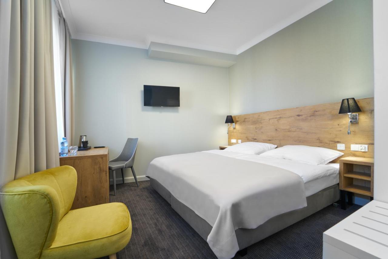 Dom Zdrojowy Aparthotel Jelenia Gora Bagian luar foto