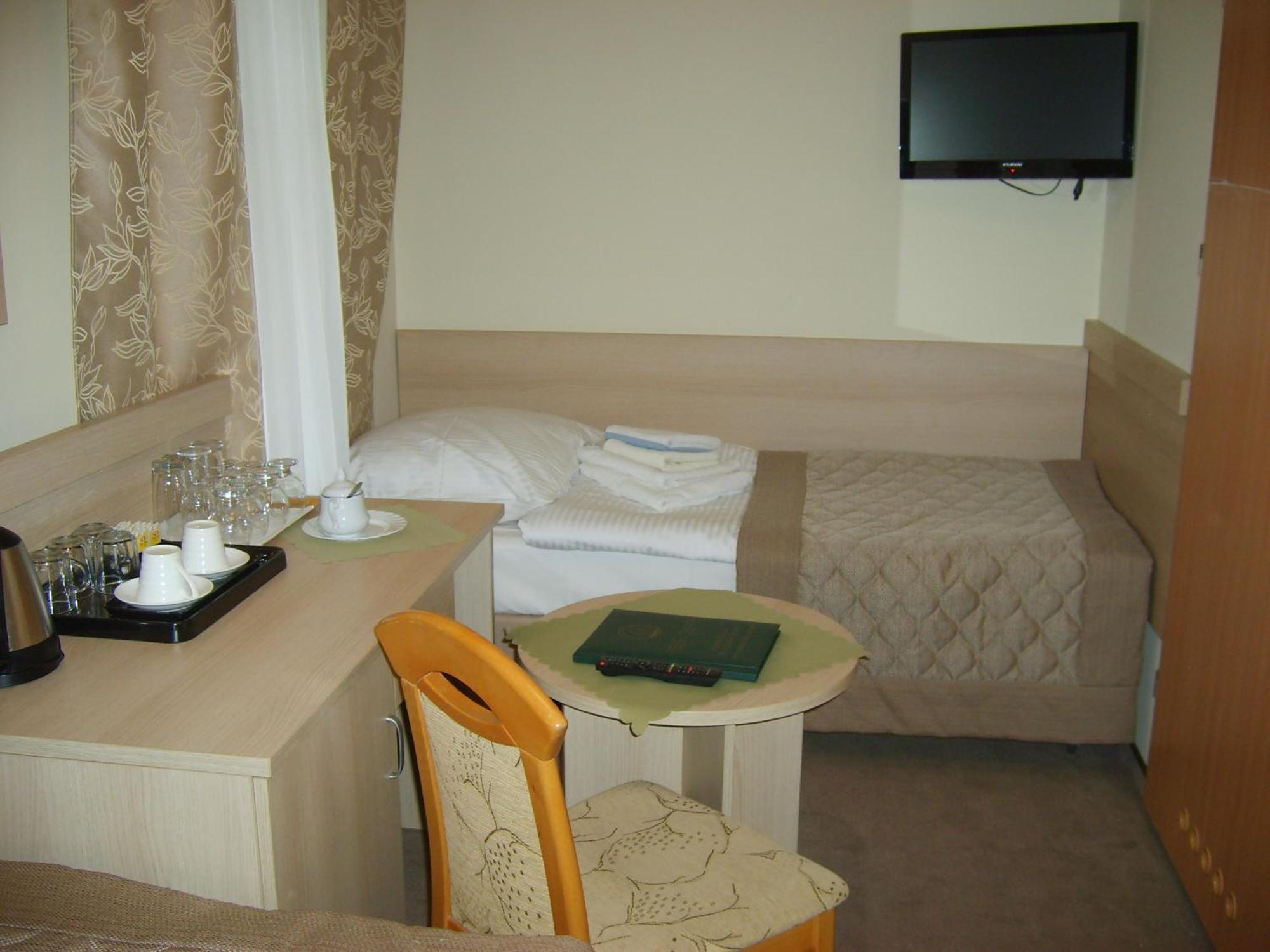 Dom Zdrojowy Aparthotel Jelenia Gora Bagian luar foto