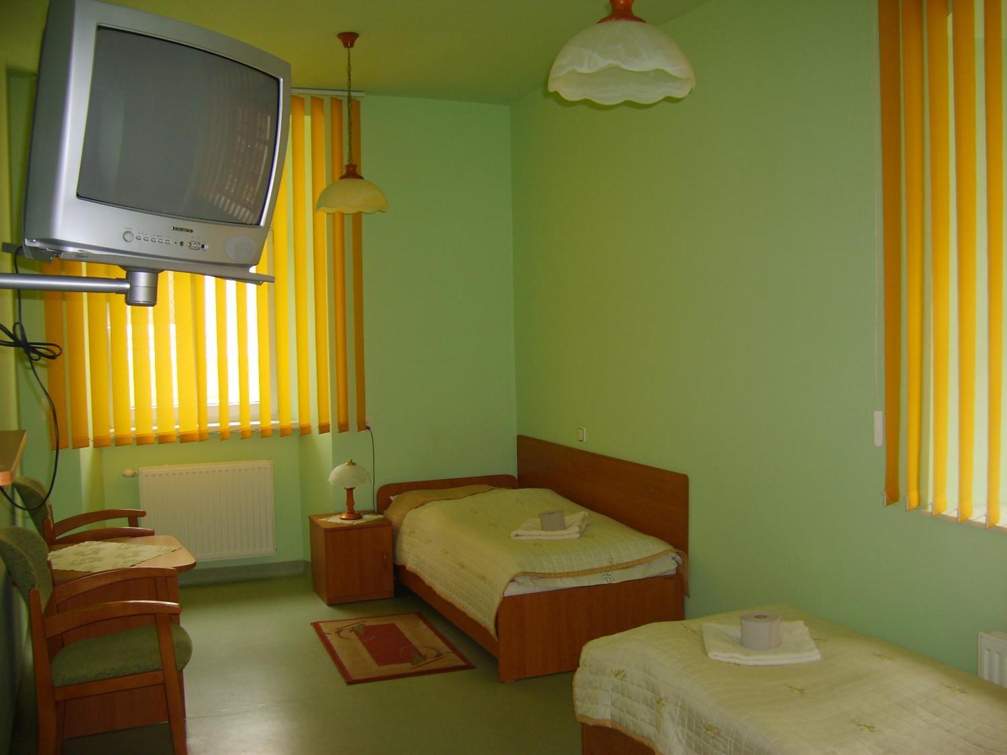 Dom Zdrojowy Aparthotel Jelenia Gora Bagian luar foto